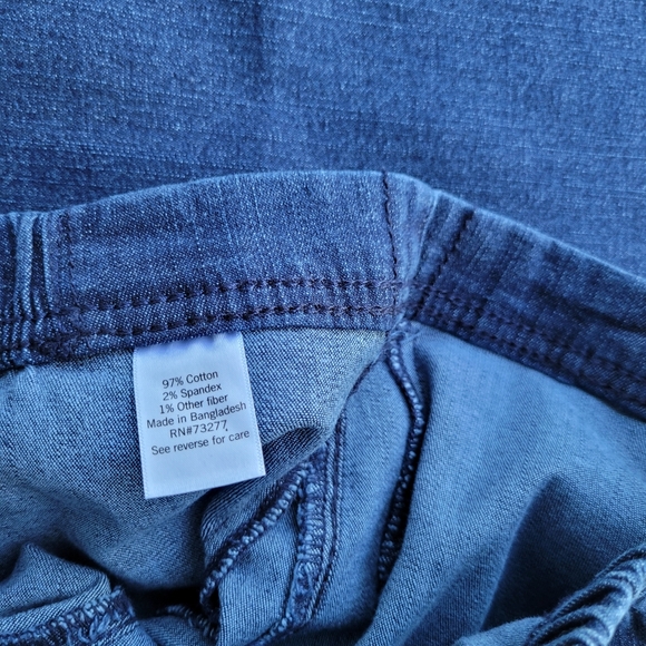 Croft & Barrow. Small. NWT. Dk Wash. - Picture 9 of 10